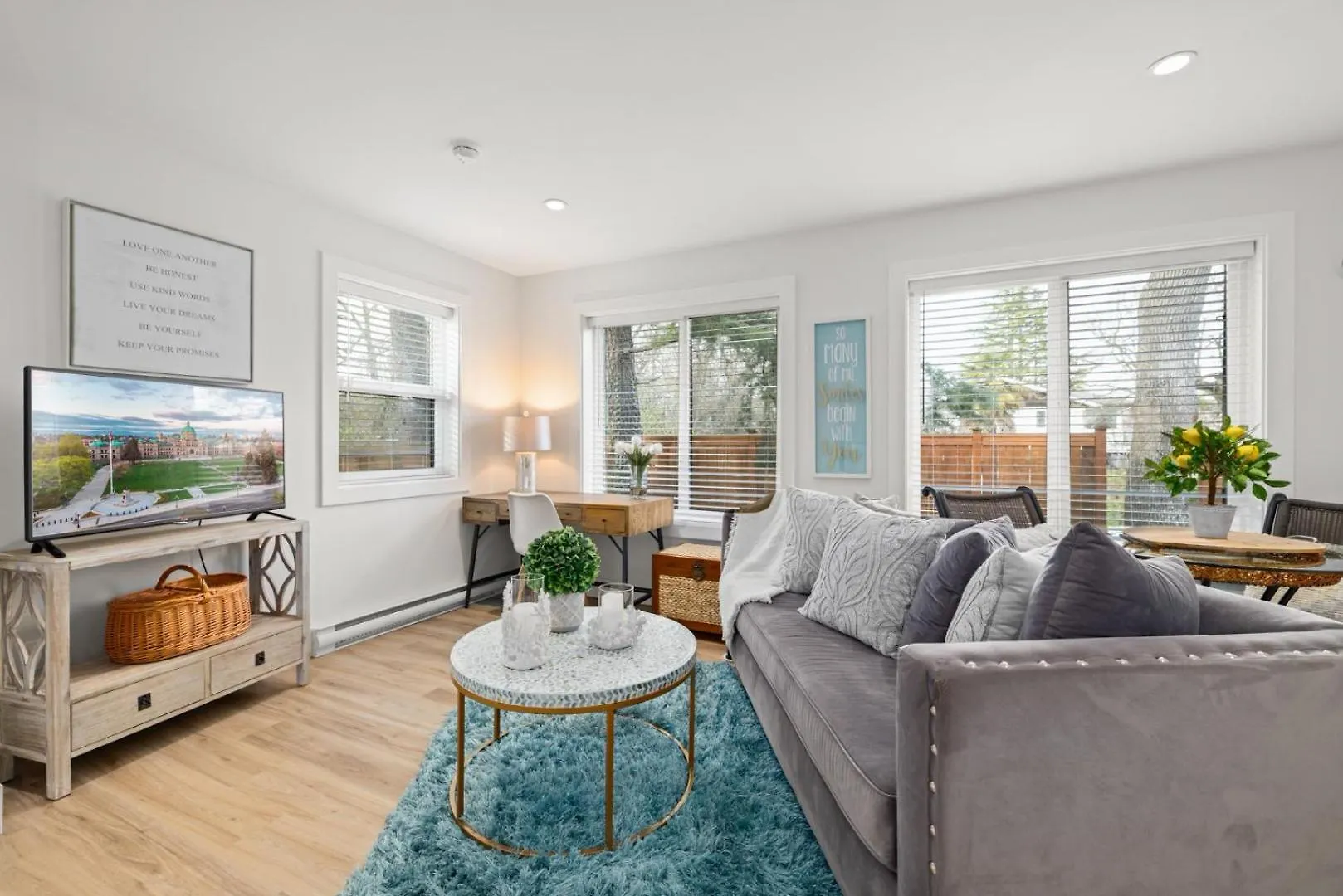 Private Modern Garden Suite, 5 Minutes To Downtown! Victoria 0*,  Kanada